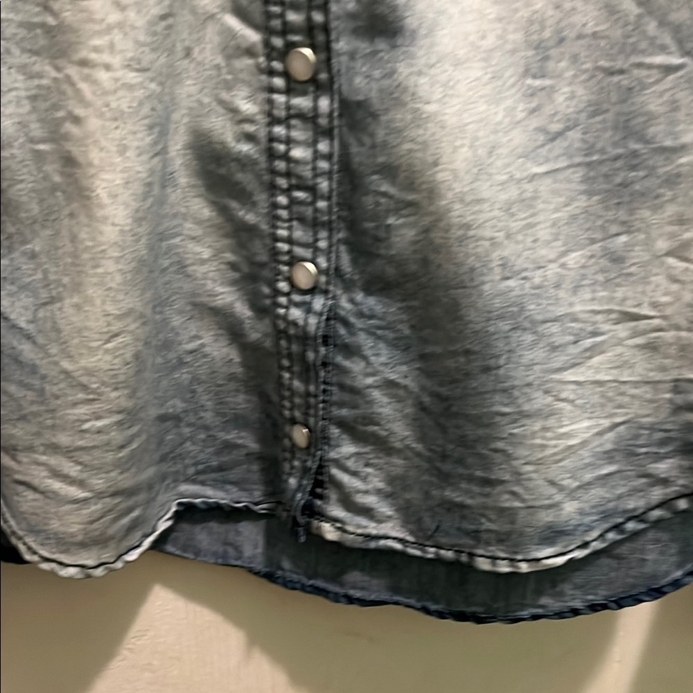 ISSI Light Denim Button Down Shirt - Picture 7 of 7